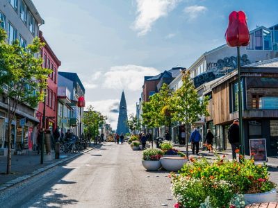 Etä: Islannin kielen alkeet